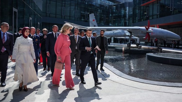 Belçika Kraliçesi Mathilde’den Baykar’a Özdemir Bayraktar Ziyareti